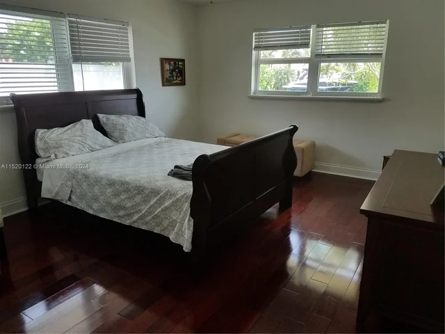 2121 NE 29th St, Lighthouse Point FL 33064