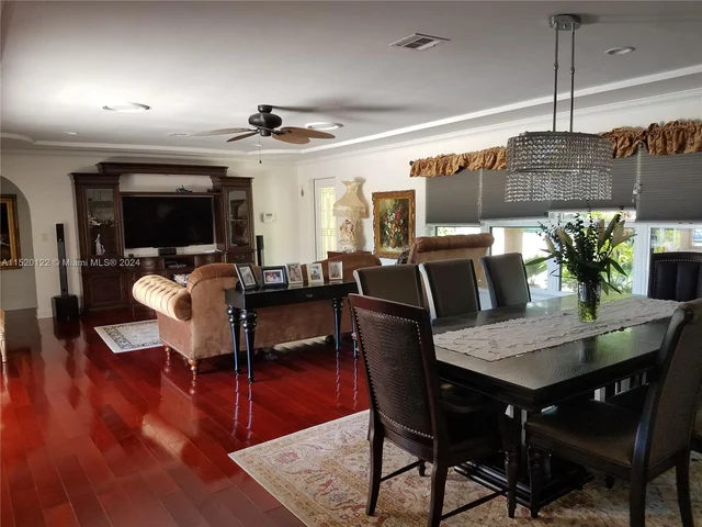 2121 NE 29th St, Lighthouse Point FL 33064