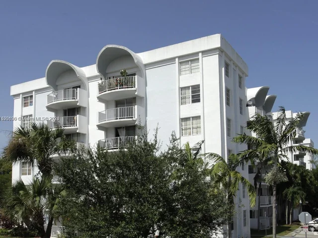 494 NW 165th St Rd # 306, Miami FL 33169