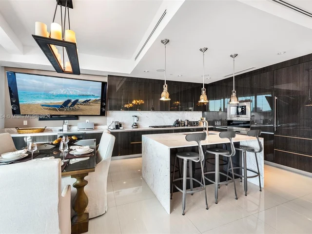 3250 NE 188th St # 504, Aventura FL 33180