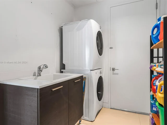 3250 NE 188th St # 504, Aventura FL 33180