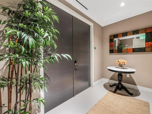 3250 NE 188th St # 504, Aventura FL 33180