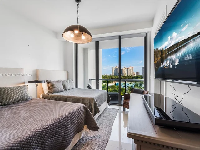 3250 NE 188th St # 504, Aventura FL 33180