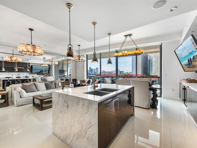 3250 NE 188th St # 504, Aventura FL 33180