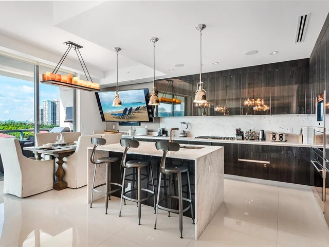 3250 NE 188th St # 504, Aventura FL 33180