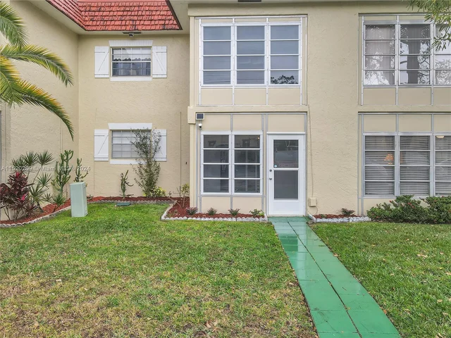 5680 SW 3rd Pl # 103, Margate FL 33068