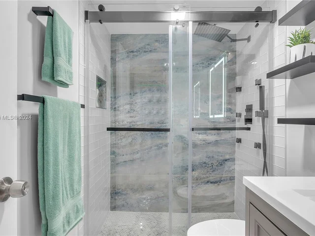 5680 SW 3rd Pl # 103, Margate FL 33068