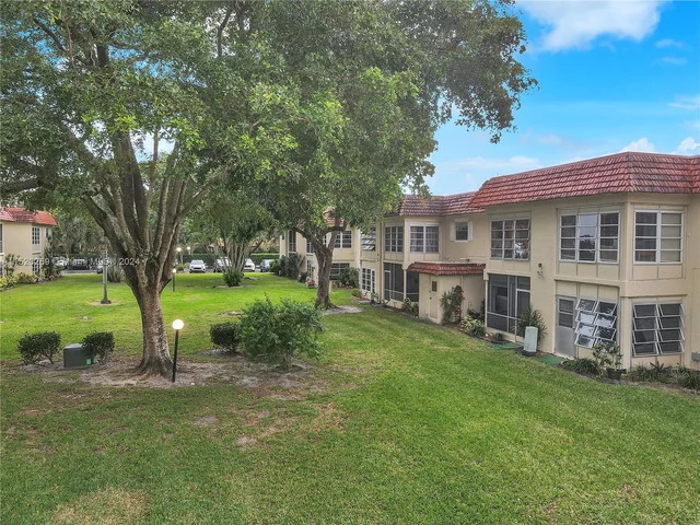 5680 SW 3rd Pl # 103, Margate FL 33068