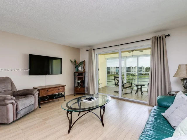 121 SE 3rd Ave # 407, Dania Beach FL 33004