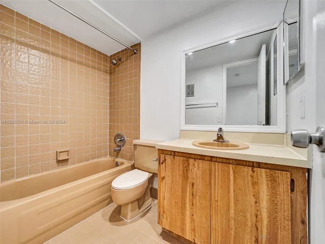 33 Toledo Ct # 35, Davie FL 33324