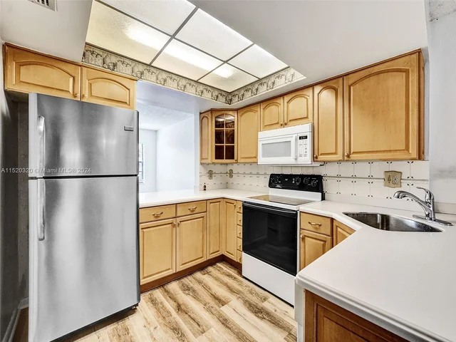 33 Toledo Ct # 35, Davie FL 33324