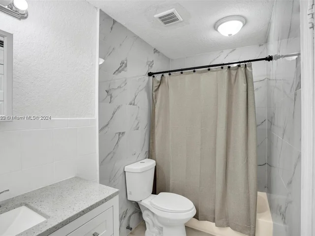 385 NW 15th St, Pompano Beach FL 33060