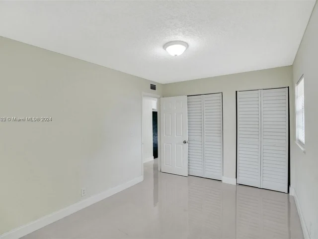 385 NW 15th St, Pompano Beach FL 33060