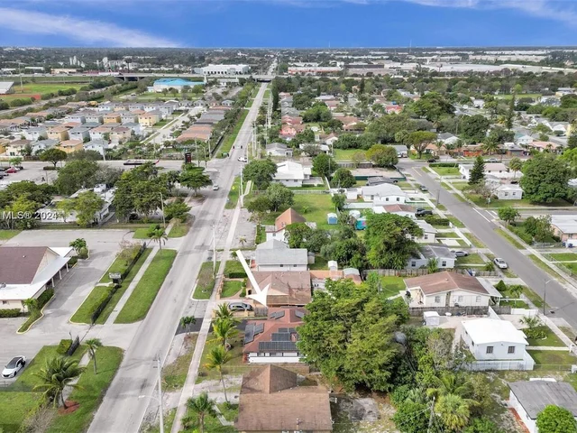 385 NW 15th St, Pompano Beach FL 33060