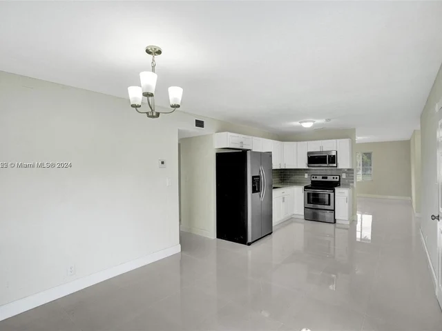 385 NW 15th St, Pompano Beach FL 33060