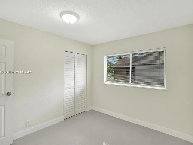 385 NW 15th St, Pompano Beach FL 33060