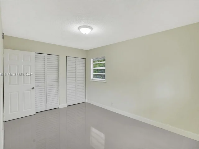 385 NW 15th St, Pompano Beach FL 33060