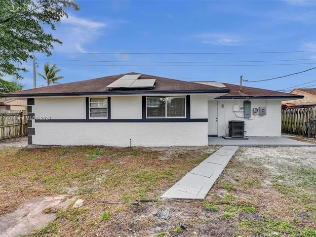 385 NW 15th St, Pompano Beach FL 33060
