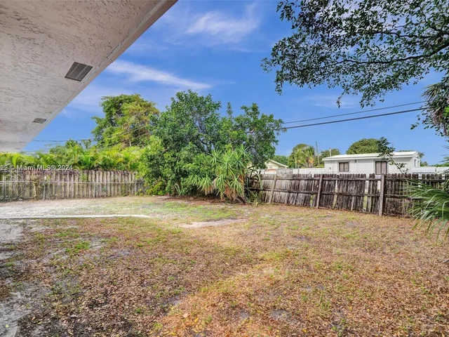 385 NW 15th St, Pompano Beach FL 33060