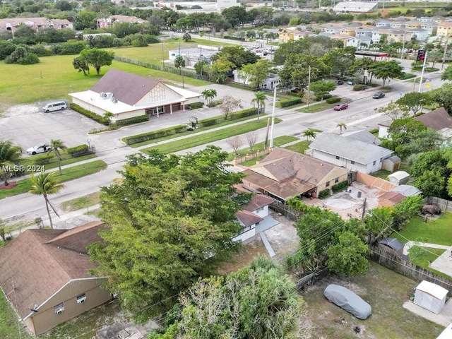 385 NW 15th St, Pompano Beach FL 33060