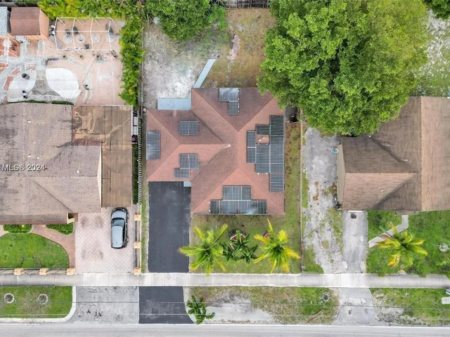 385 NW 15th St, Pompano Beach FL 33060