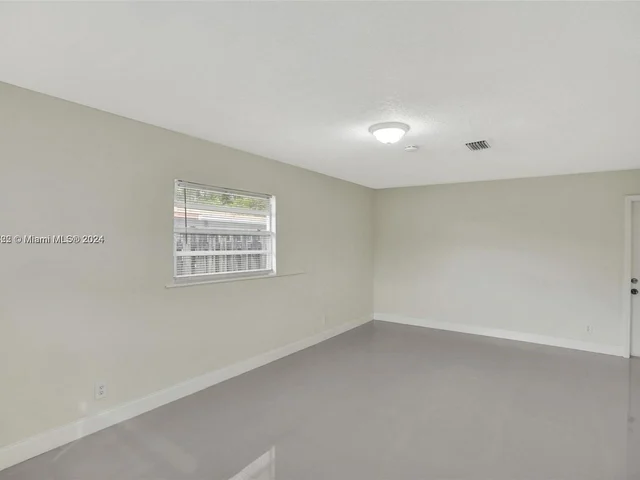 385 NW 15th St, Pompano Beach FL 33060