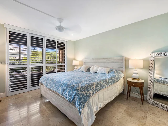 55 Ocean Lane Dr # 3027, Key Biscayne FL 33149