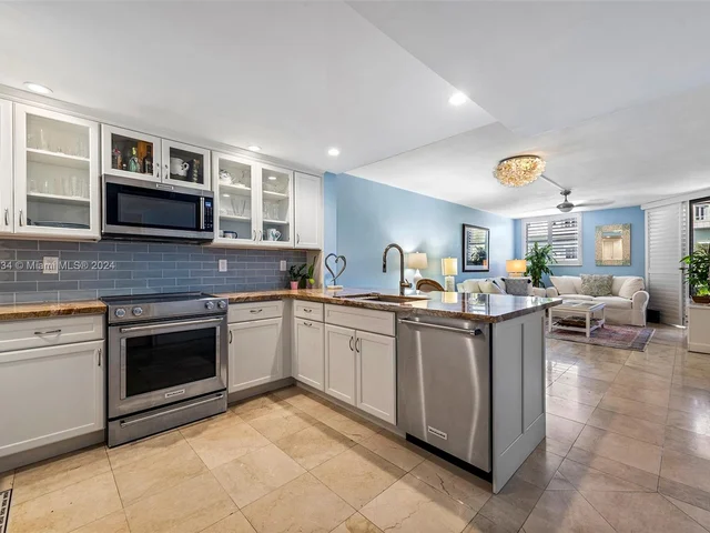 55 Ocean Lane Dr # 3027, Key Biscayne FL 33149