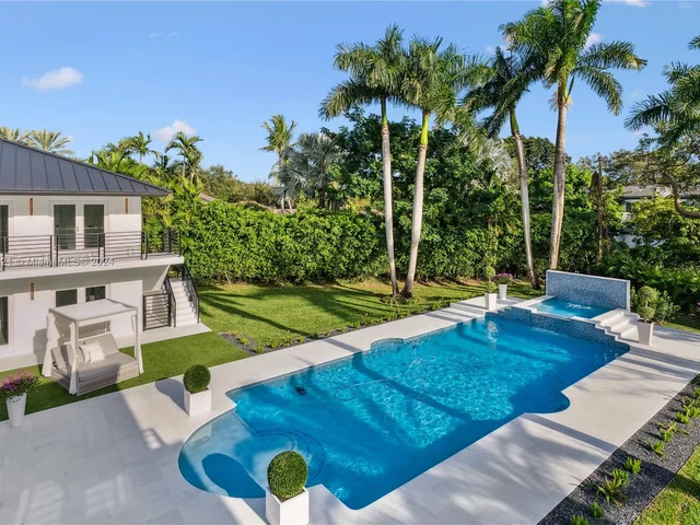 6290 SW 130th Ter, Pinecrest FL 33156