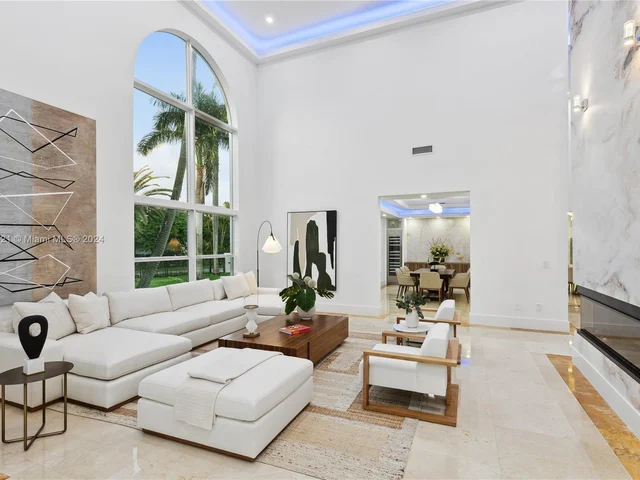 6290 SW 130th Ter, Pinecrest FL 33156