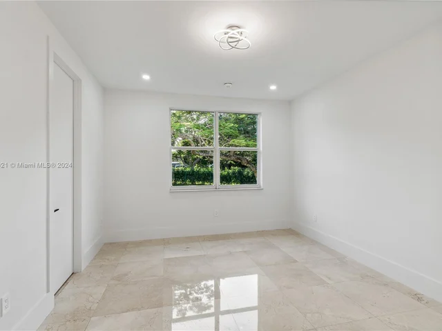 6290 SW 130th Ter, Pinecrest FL 33156