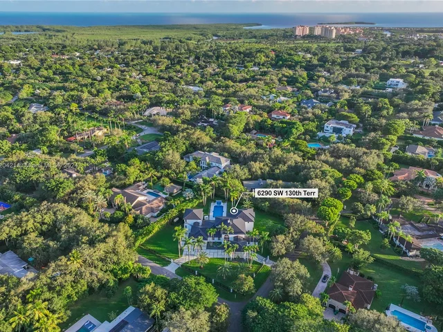 6290 SW 130th Ter, Pinecrest FL 33156