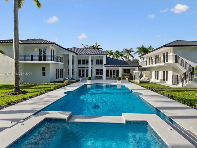 6290 SW 130th Ter, Pinecrest FL 33156