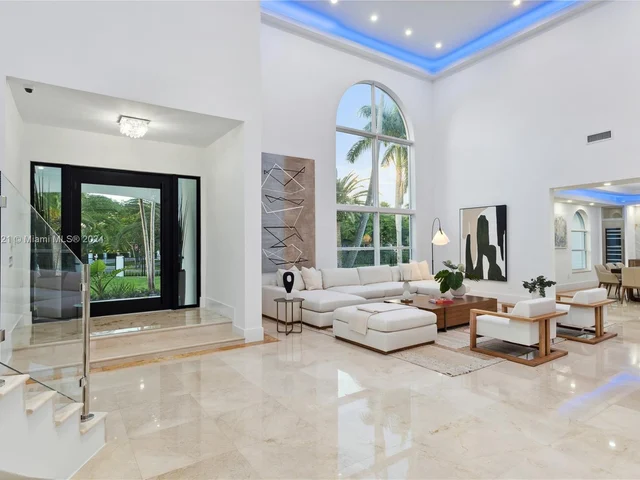 6290 SW 130th Ter, Pinecrest FL 33156