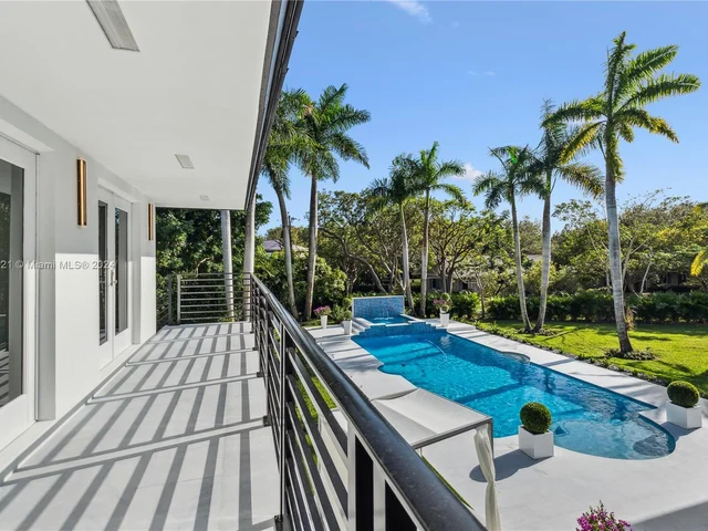 6290 SW 130th Ter, Pinecrest FL 33156