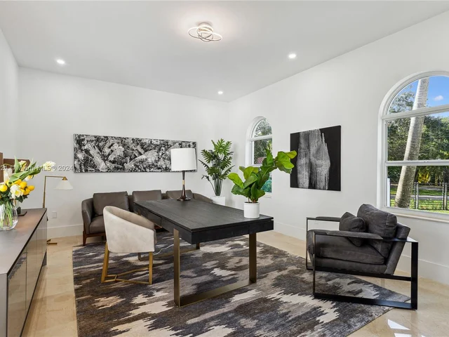 6290 SW 130th Ter, Pinecrest FL 33156