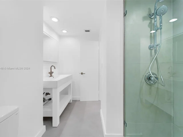 800 West Ave, Miami Beach FL 33139