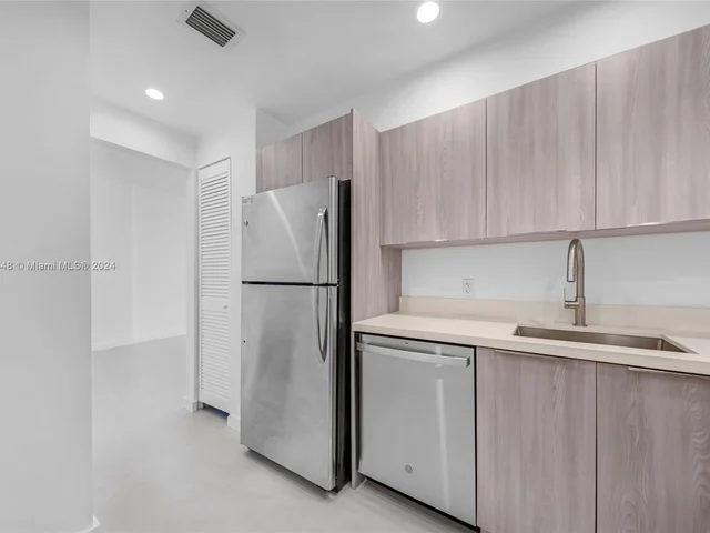 800 West Ave, Miami Beach FL 33139