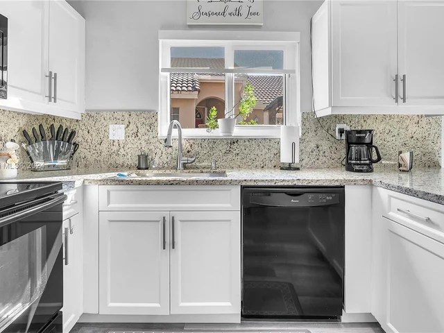 18801 NW 11th St, Pembroke Pines FL 33029