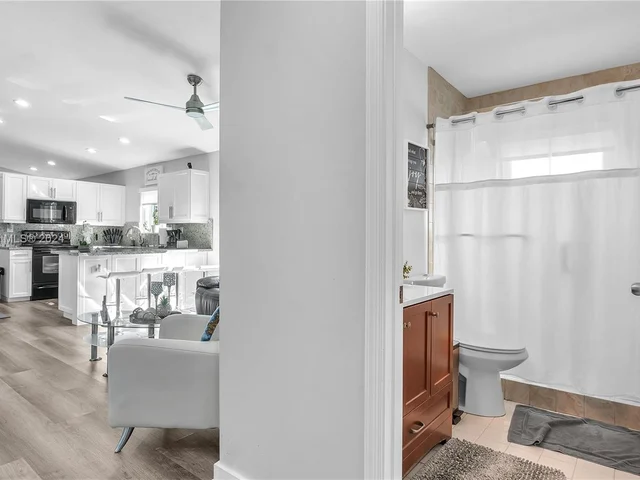 18801 NW 11th St, Pembroke Pines FL 33029