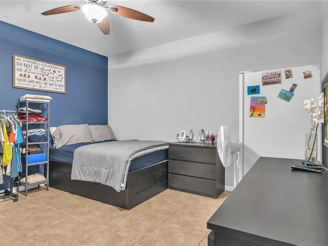 18801 NW 11th St, Pembroke Pines FL 33029