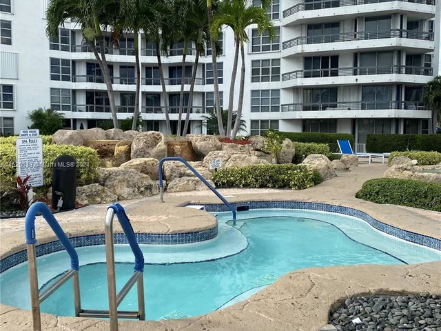 19195 NE 36th Ct # 402, Aventura FL 33180