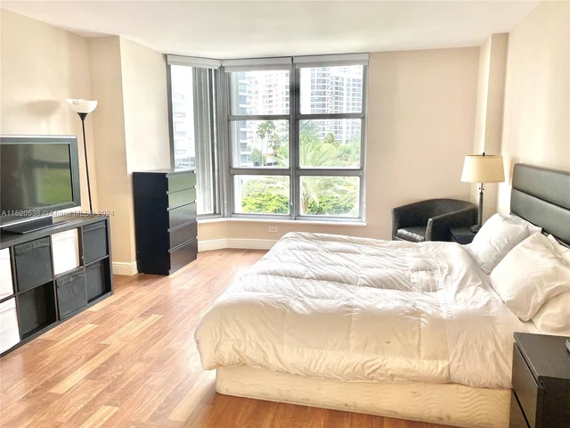 19195 NE 36th Ct # 402, Aventura FL 33180