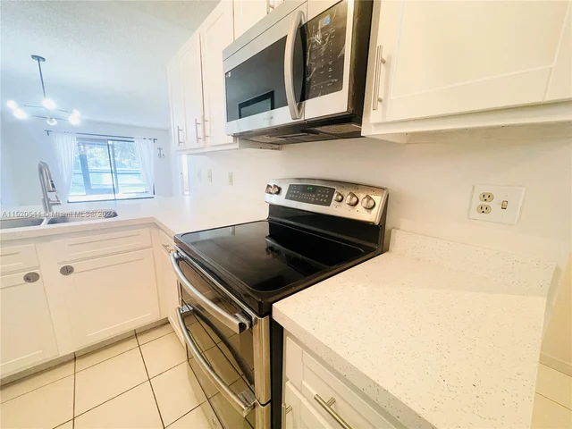 9676 W Mcnab Rd # 110, Tamarac FL 33321