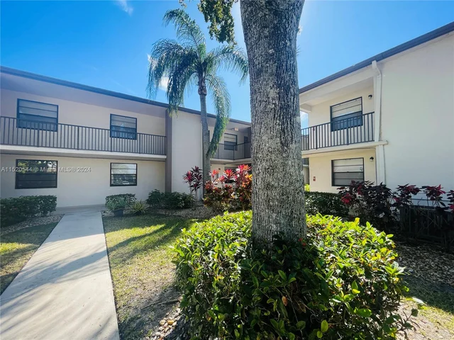 9676 W Mcnab Rd # 110, Tamarac FL 33321