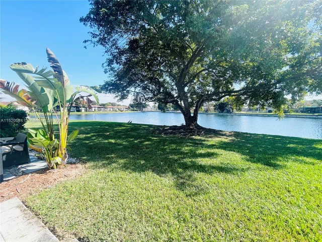 9676 W Mcnab Rd # 110, Tamarac FL 33321