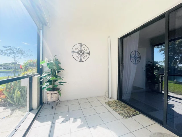 9676 W Mcnab Rd # 110, Tamarac FL 33321