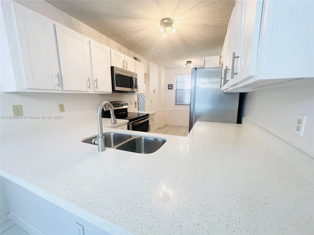 9676 W Mcnab Rd # 110, Tamarac FL 33321