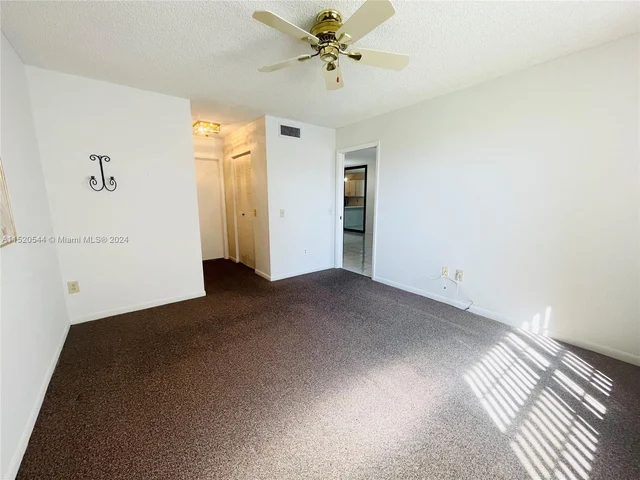 9676 W Mcnab Rd # 110, Tamarac FL 33321