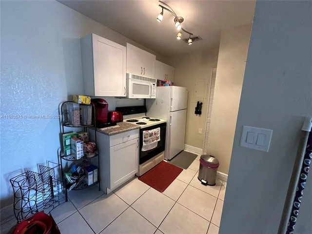 15679 SW 73rd Cir Ter # 2, Miami FL 33193
